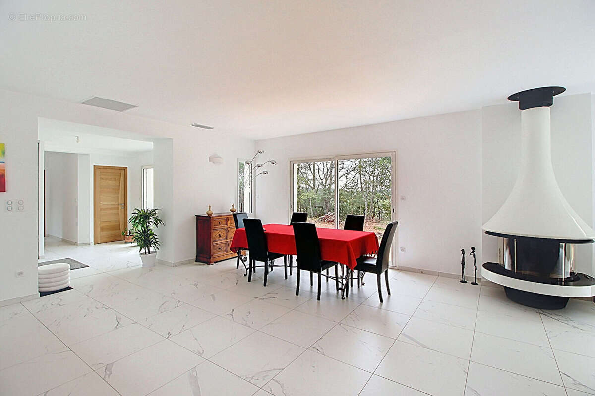 Maison à BAUDINARD-SUR-VERDON