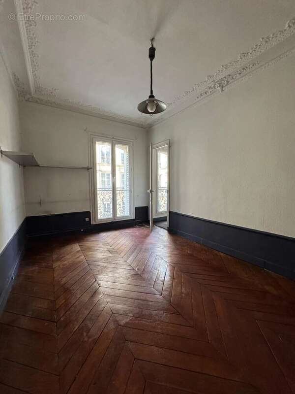 Appartement à PARIS-11E