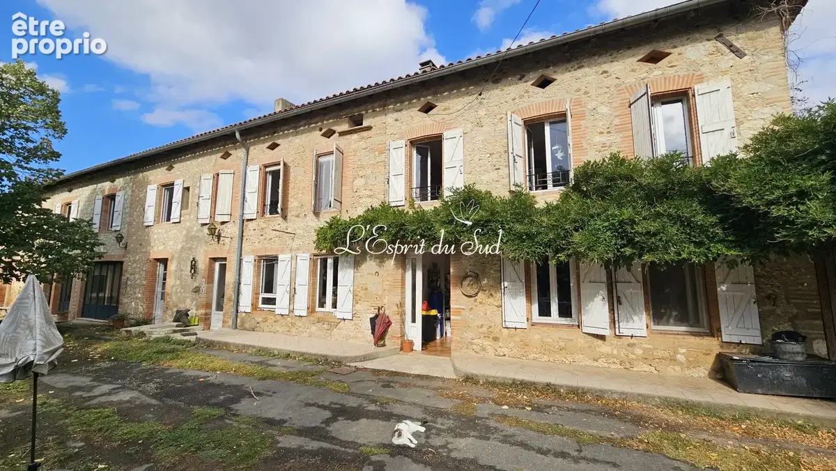 Maison 11 pièces 307 m² à vendre à Briatexte (81390) - photo 1