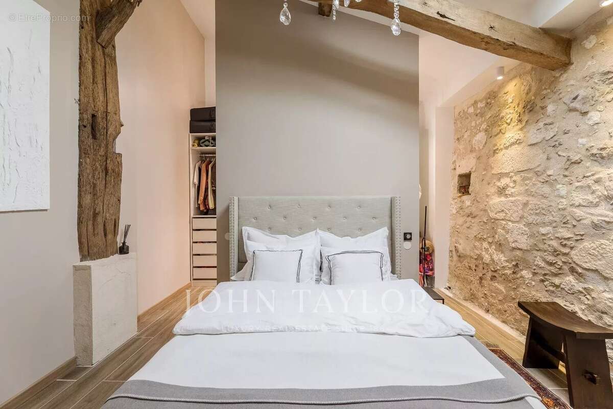 Maison à SAINT-EMILION