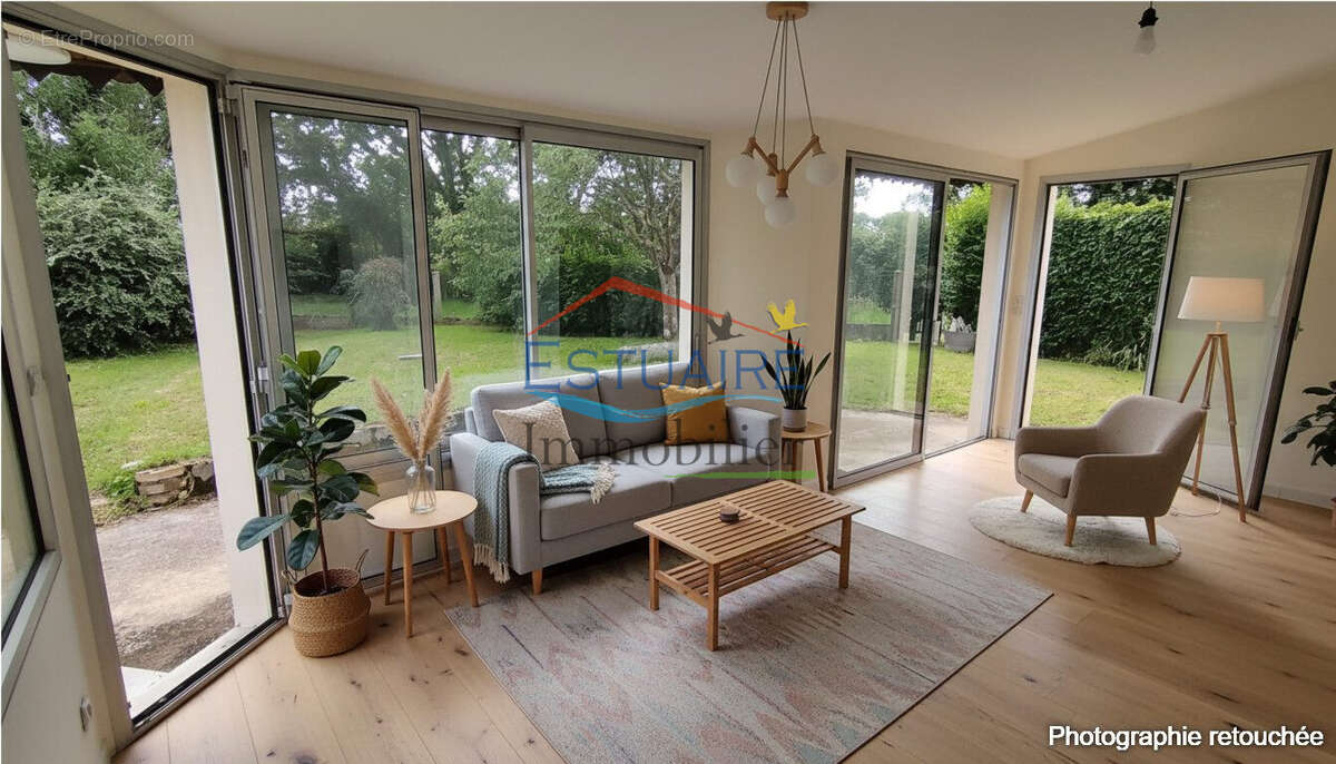 Maison 150 m² à Saint-Etienne-De-Montluc  - photo 3