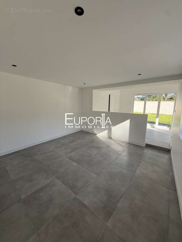 Maison à RILLIEUX-LA-PAPE