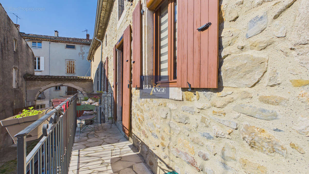 Maison à VALLON-PONT-D'ARC