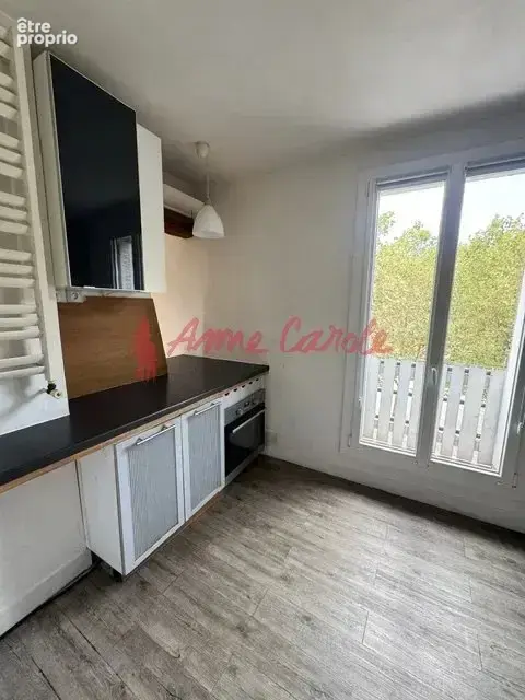 Le charme de l'ancien au Pré pour ce trois pièces de 59 m2 e - photo 8