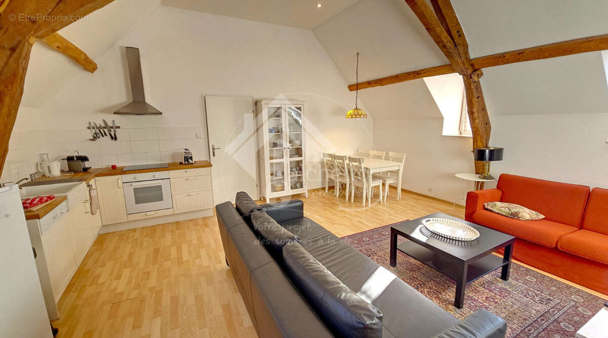 Maison à MONTAIGU-LE-BLIN