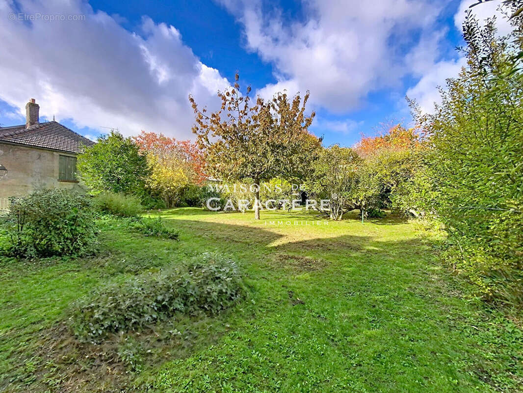 Maison à CRESPIERES