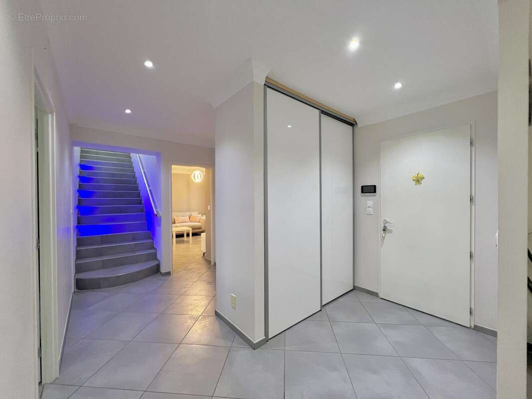 Maison à PONT-DE-CHERUY