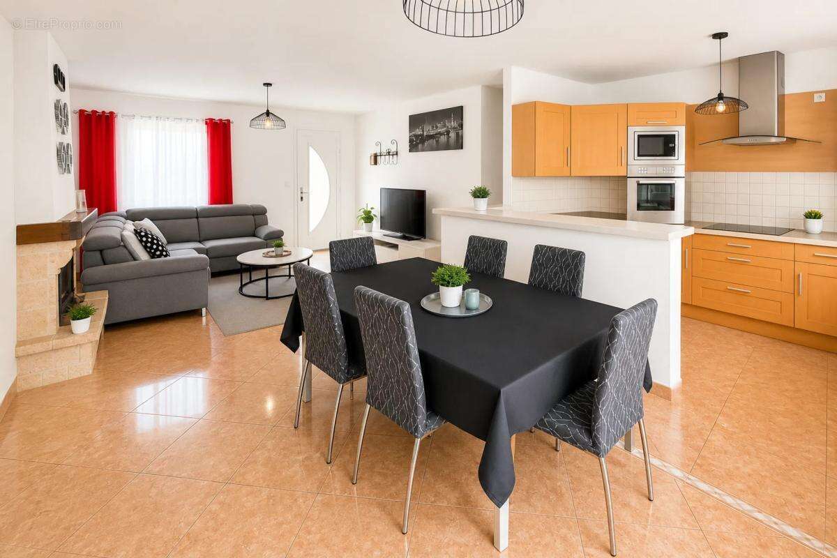 Maison à COURPALAY