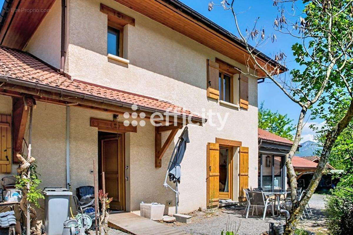 Maison à BONNEVILLE