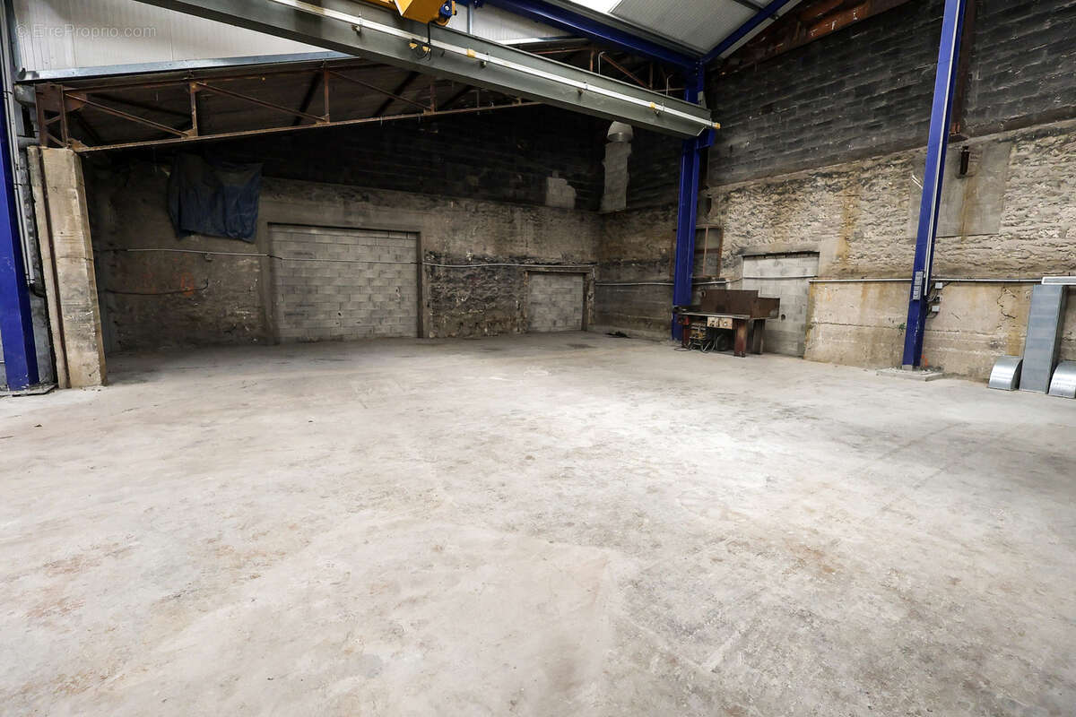 Commerce à SAINT-GERMAIN-LAVAL