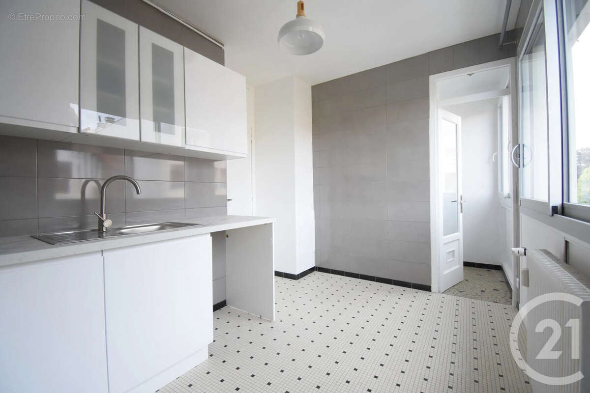 Appartement 68 m² à Vichy  - photo 6