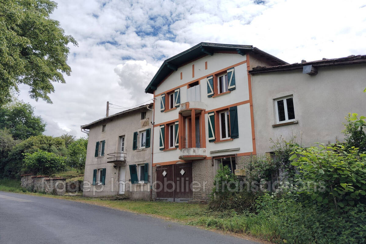 Maison à VOLLORE-VILLE