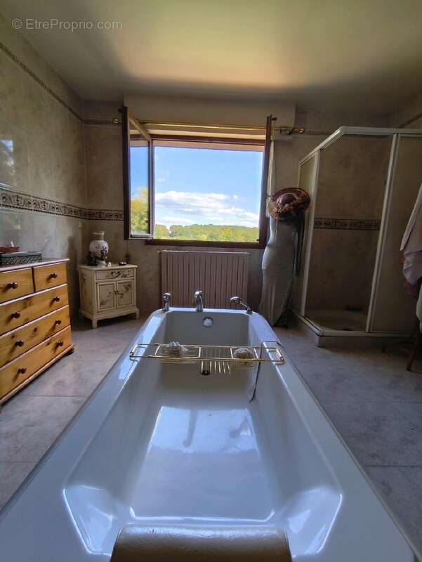 Maison à NESLES-LA-VALLEE