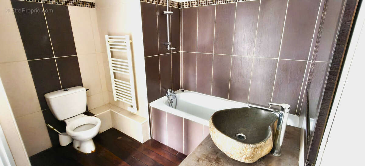 Appartement à ONET-LE-CHATEAU