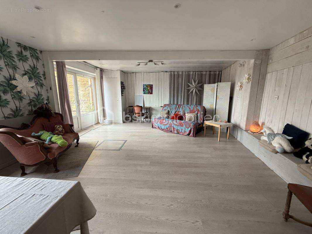 Maison familiale de 141m² sur 5580m² de terrain sur les hauteurs de La Frette avec vue magnifique ! - photo 17