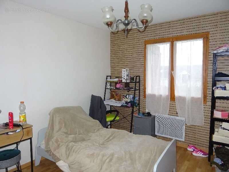 Maison à NEUVIC-ENTIER