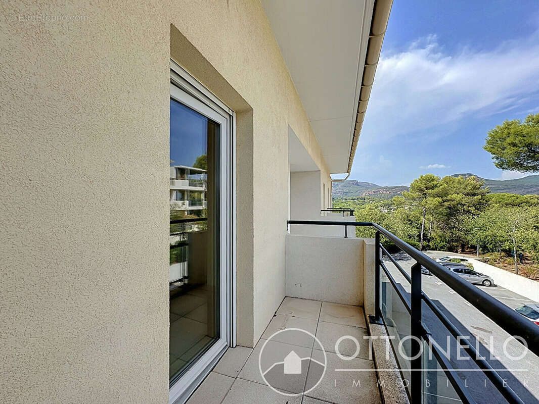 Appartement Roquebrune Sur Argens 2 pièces 48.44 m2 avec terrasse, balcon et 2 parkings - photo 7