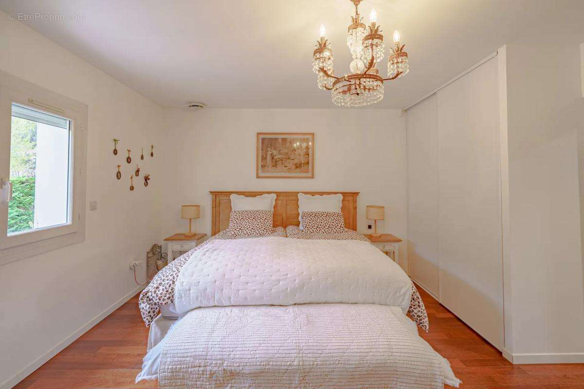 Maison à SAINT-VICTORET