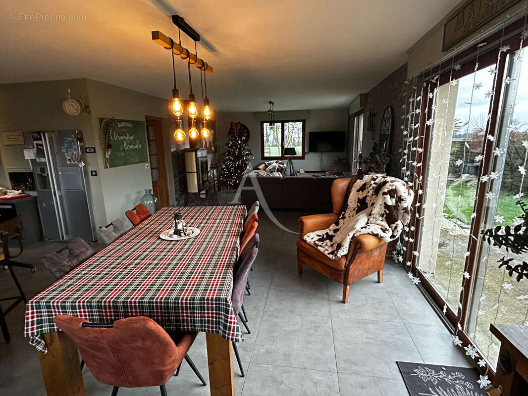 Maison à HUCQUELIERS