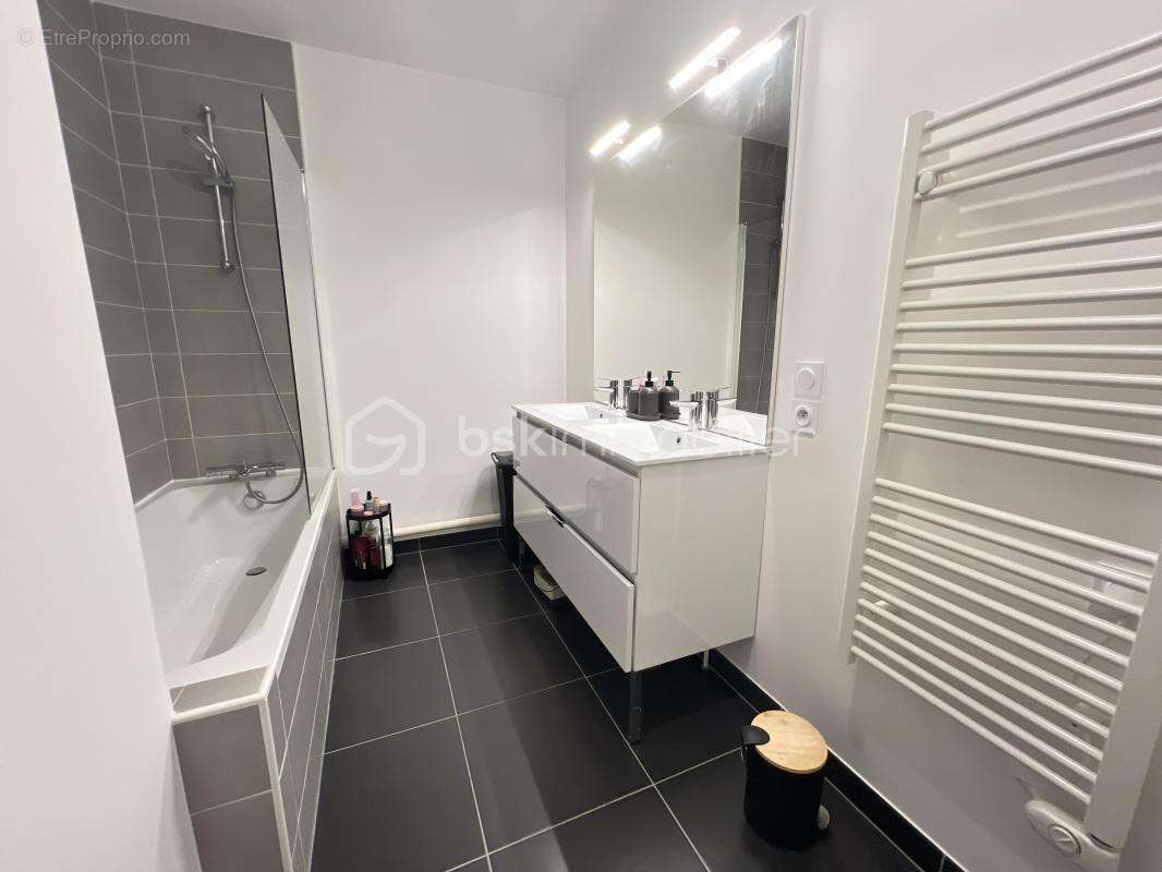 Appartement à L'ETANG-LA-VILLE