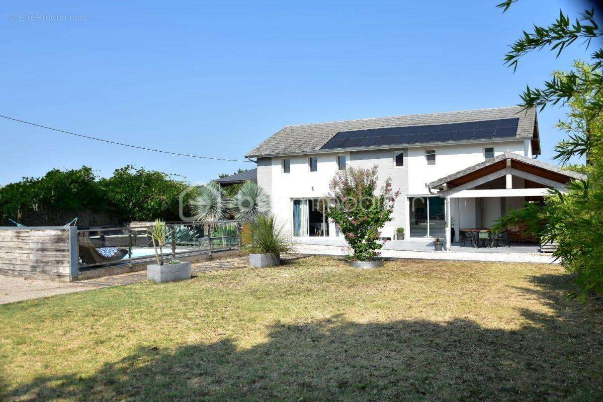 Maison de caractère avec piscine, atelier et baume – Peyrins (26380) - photo 4