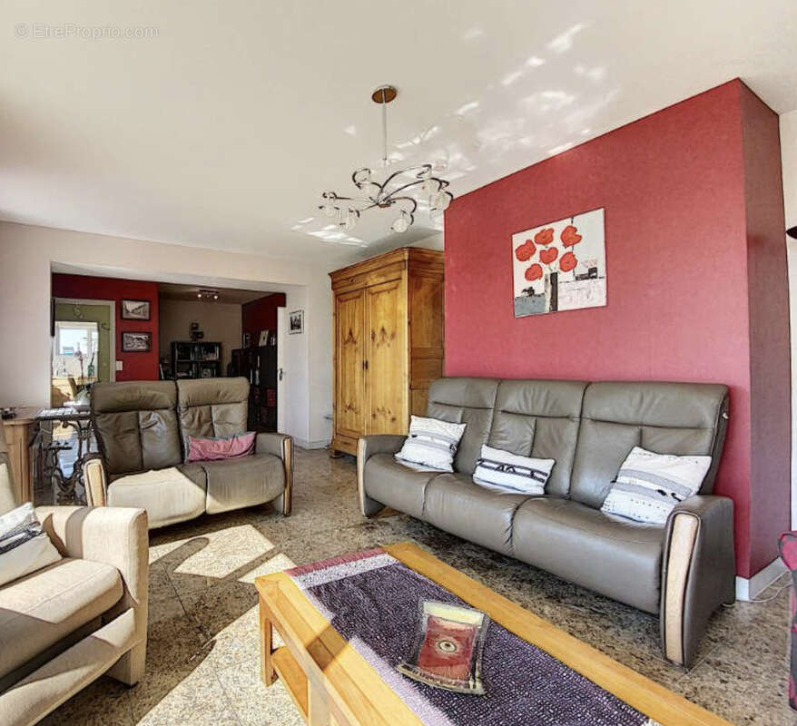 Maison à LOUVIGNE-DU-DESERT