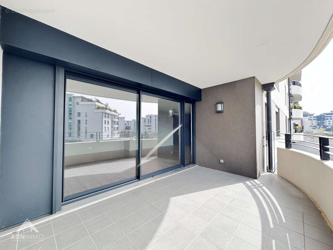 Appartement à SAINT-GENIS-POUILLY