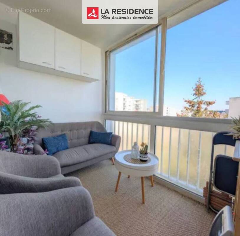 Appartement à SARTROUVILLE