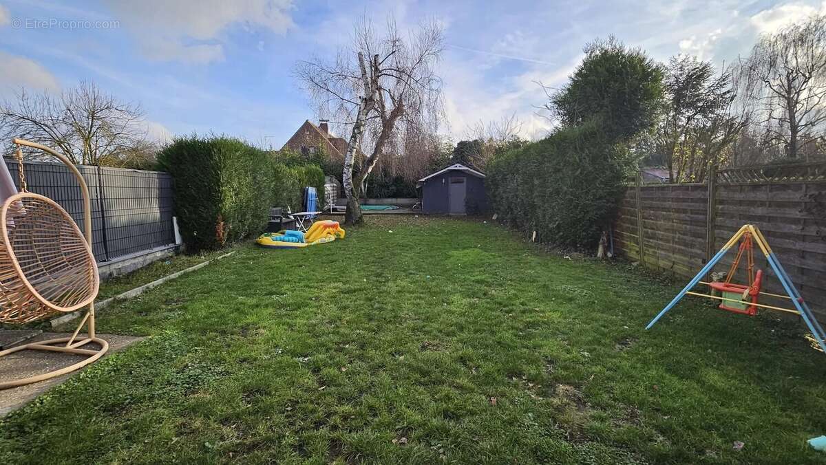 Maison à NEUVILLE-EN-FERRAIN