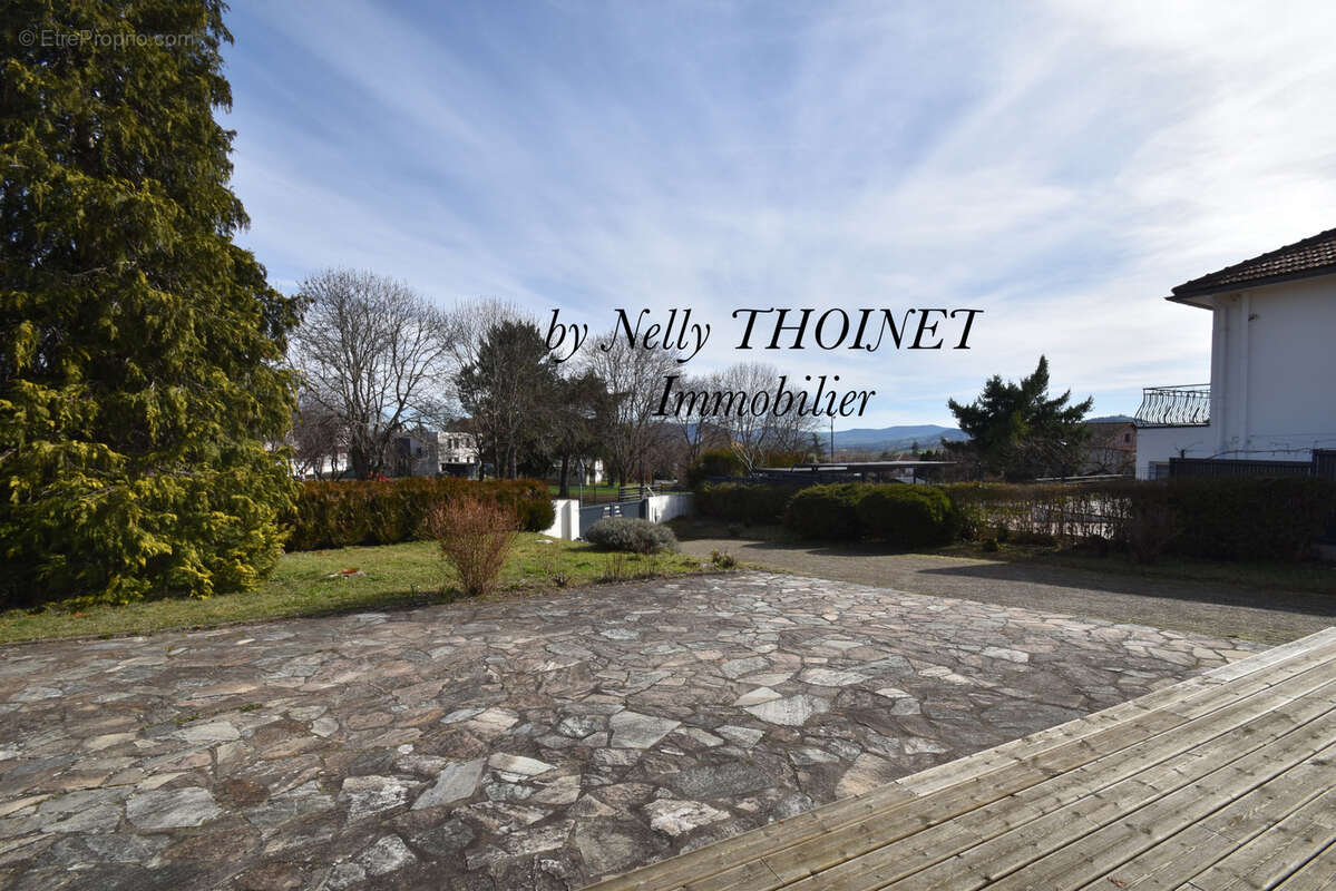 Maison à LA ROCHE-BLANCHE