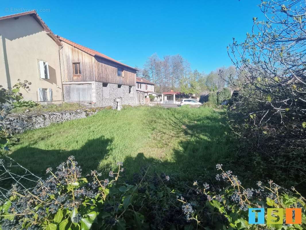 Terrain à LOURES-BAROUSSE