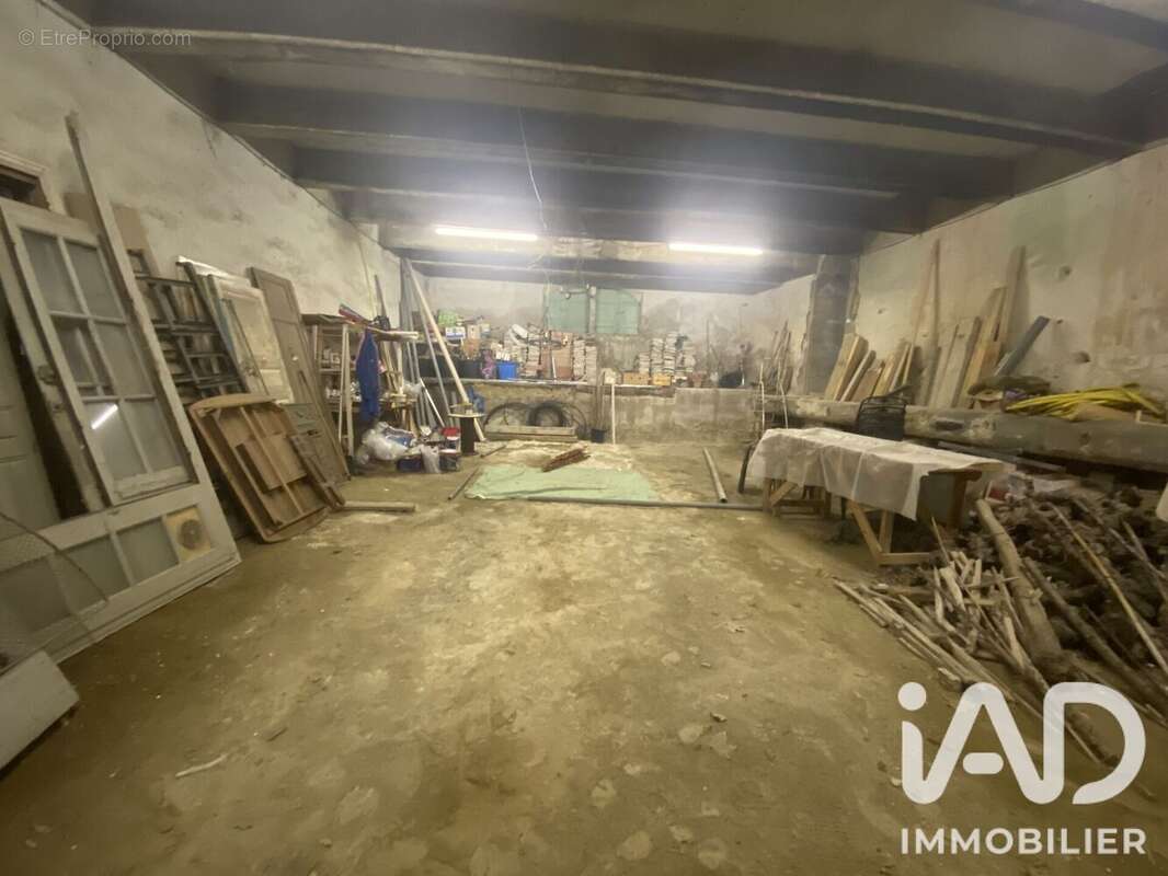 Maison 220 m² à Poilhes  - photo 3