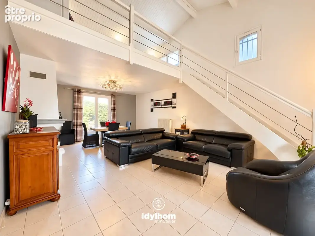 Maison T6 de 138 m2 avec jardin et double garage à Villeneuve-Tolosane - photo 2