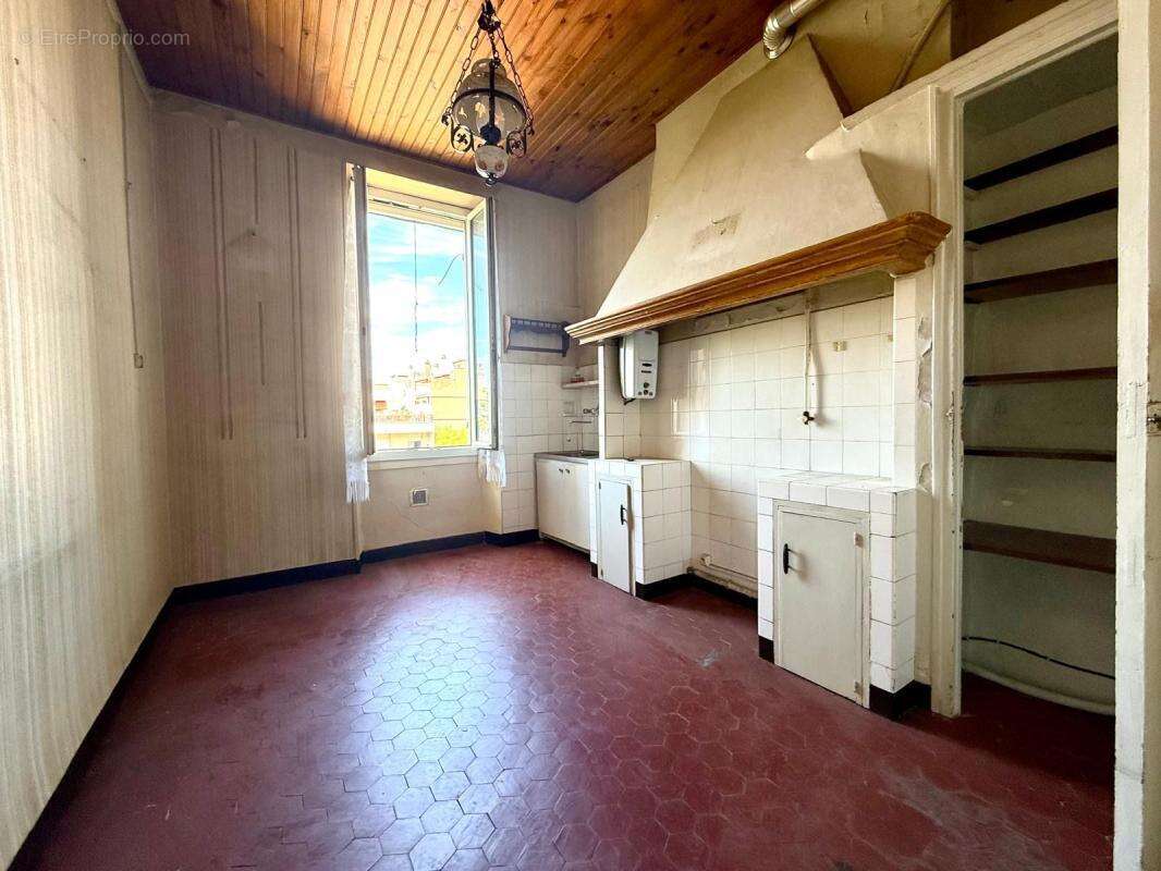 Appartement à MARSEILLE-4E