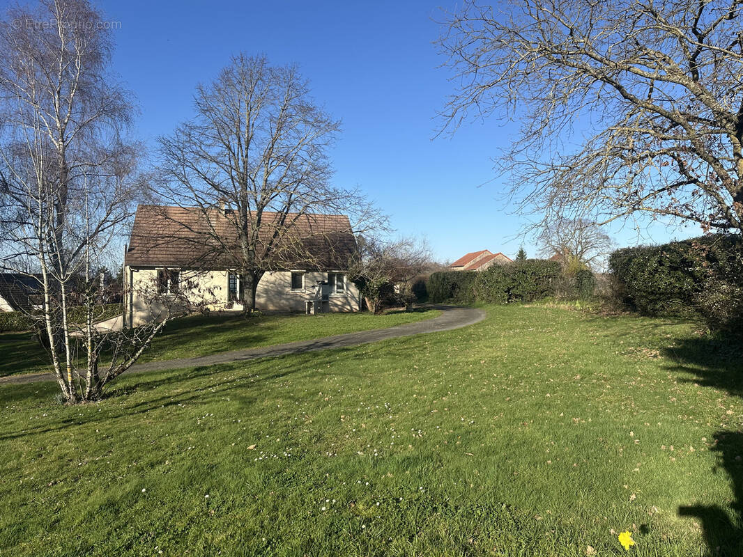 Maison à CHATEAUMEILLANT