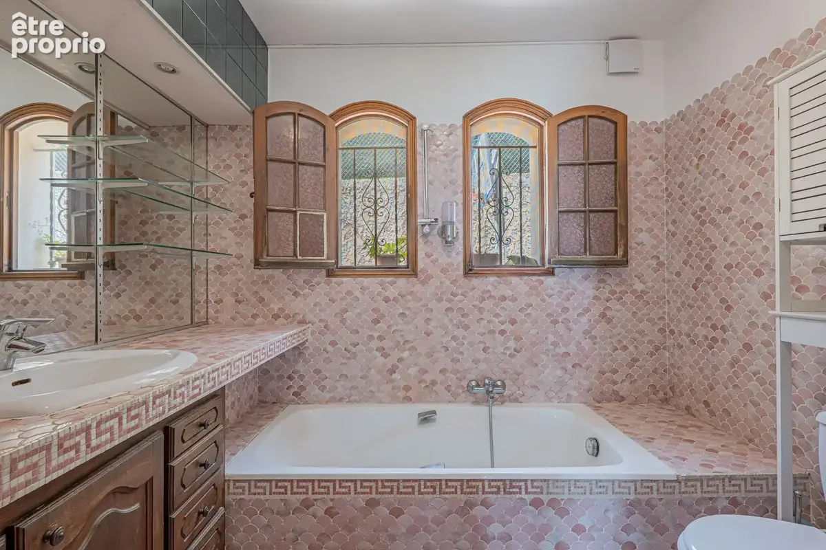 Appartement 5 pièces 165 m² à vendre à Saint-Laurent-Du-Var (06700) - photo 9