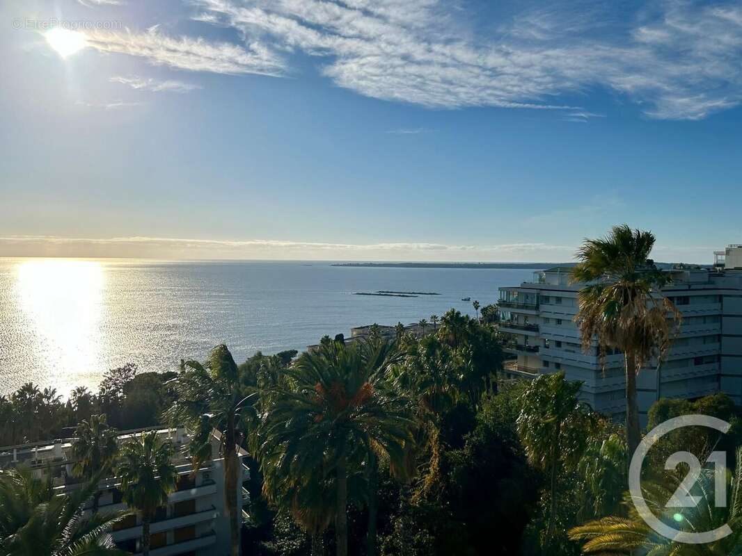 Appartement à VALLAURIS