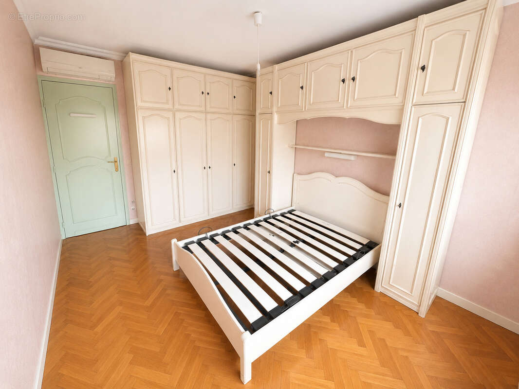 Appartement à MARSEILLE-5E