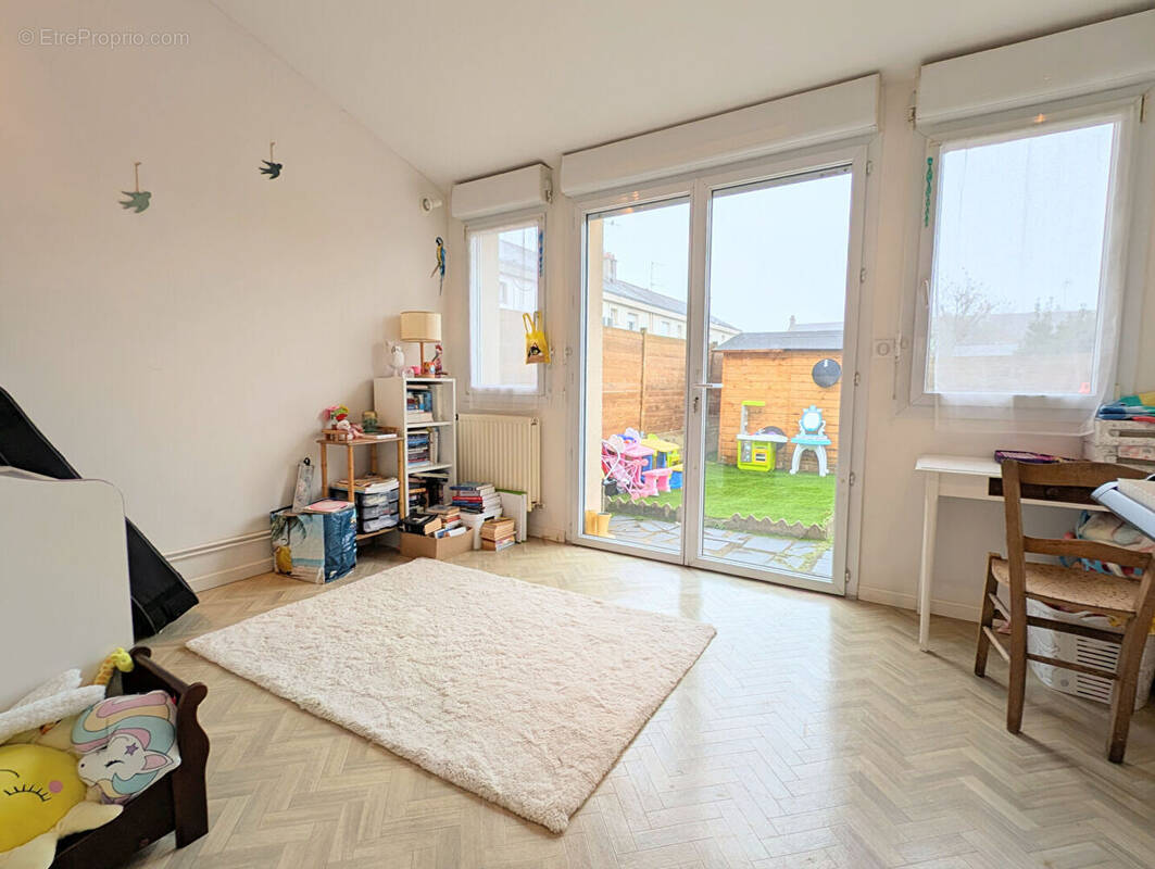 Maison à LES PONTS-DE-CE