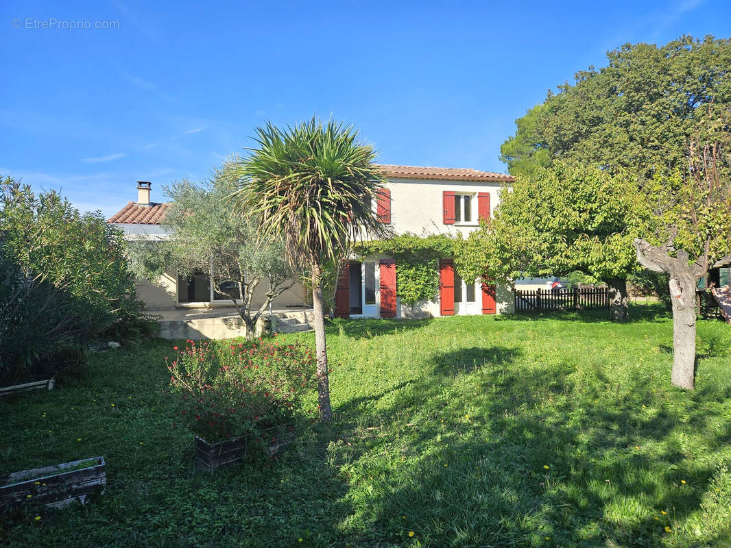 Maison à CAMARET-SUR-AIGUES