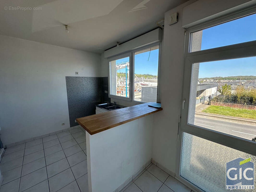 Appartement à PORT-EN-BESSIN-HUPPAIN