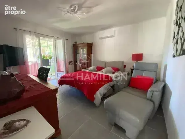 Bas de villa T3  + Studio indépendant et 180 m² de jardin privatif - photo 5