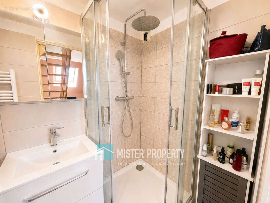 Appartement à SARTROUVILLE