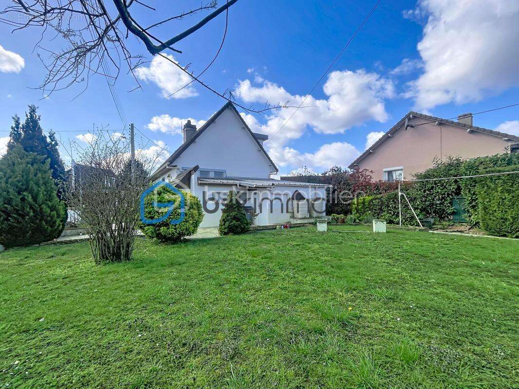 Maison à SAINT-ETIENNE-DU-ROUVRAY