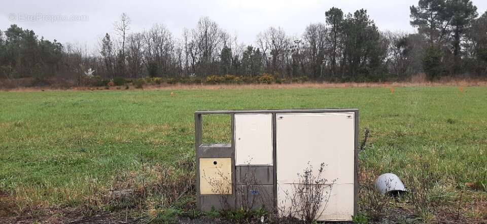 Terrain 841 m² à Ecommoy  - photo 2