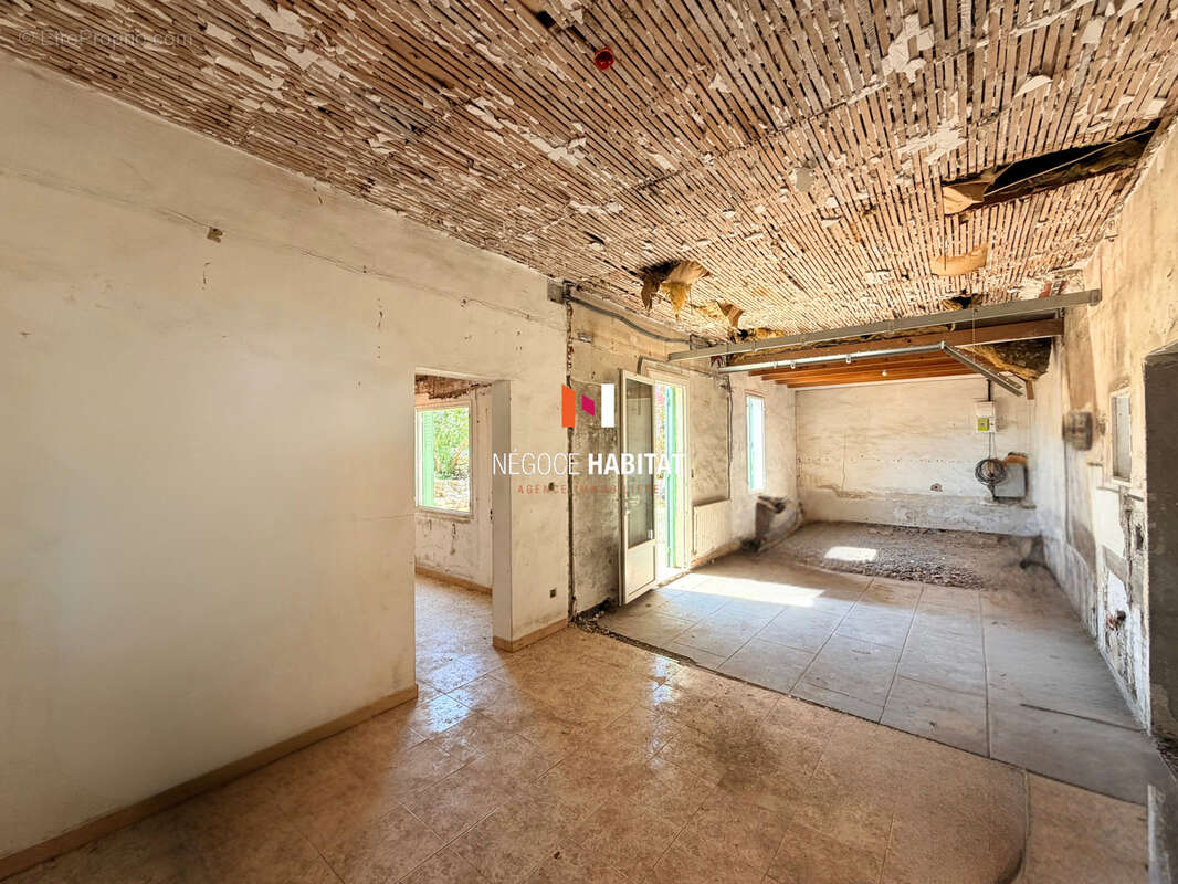 Un bien rare au cœur de Boisseron ! Maison de village à rénover avec terrain - photo 6