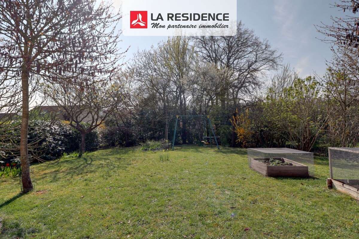 Maison à JOUY-LE-MOUTIER