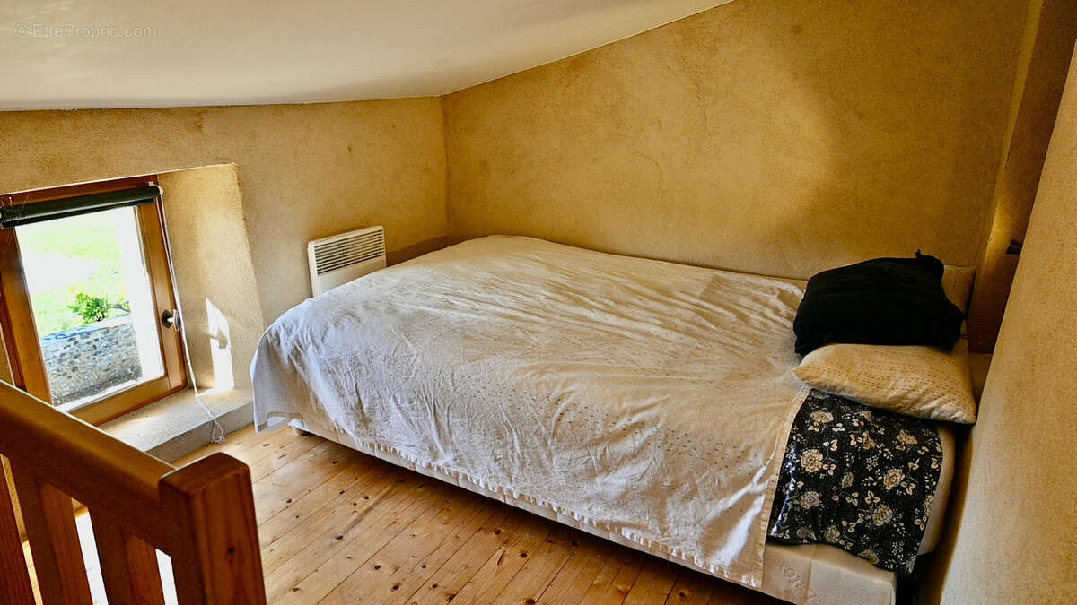 Maison à FORCALQUIER