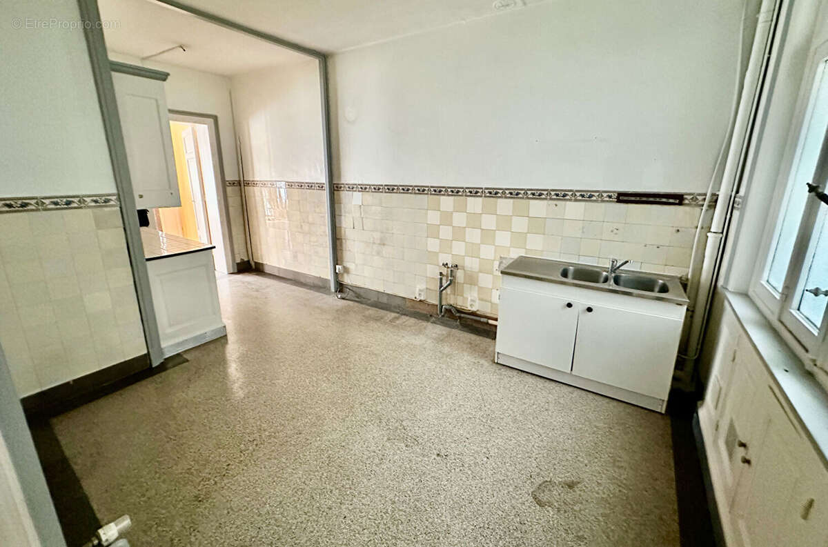 Appartement 3 pièces bis à rénover - Emplacement Prime - photo 7