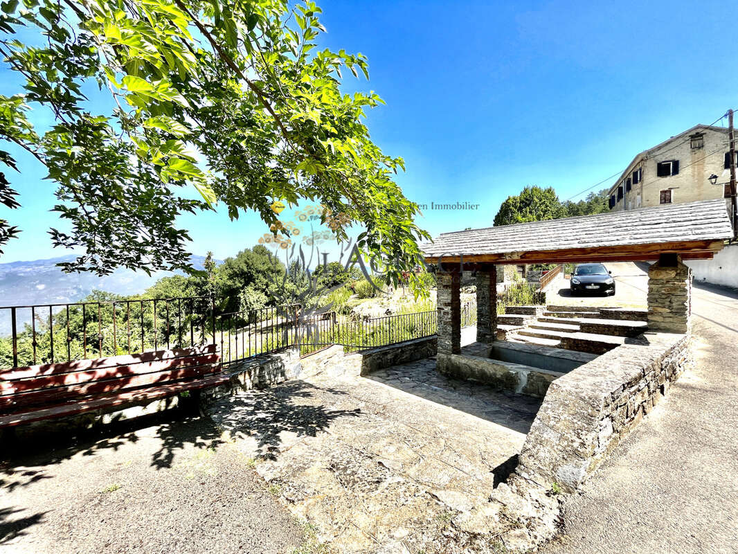 Appartement à VALLE-DI-ROSTINO